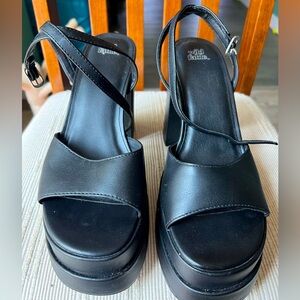 Wild Fable Platform Heels Size 9